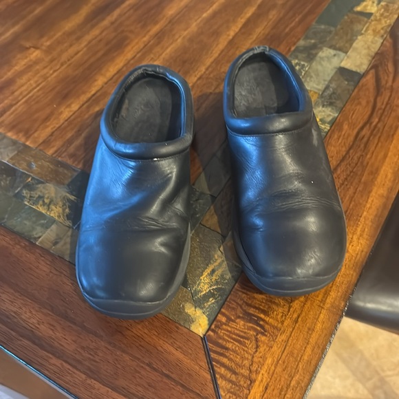 Merrell Womens Black Slip-On Shoes - Picture 4 of 7